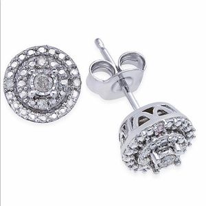 NEW WITH TAGS DIAMOND STUD EARRINGS
